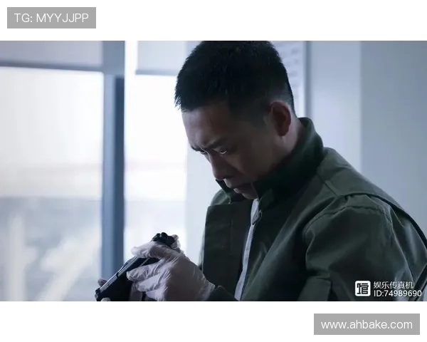 围绕黑名单展开的卧底追凶风暴掀起政商交锋与权力暗战 围绕黑名单展开的卧底追凶风暴掀起政商交锋与权力暗战